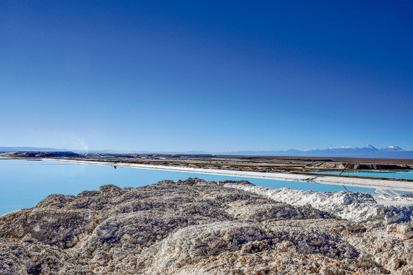 Albemarle invierte US$ 650 millones para subir producción de litio y llevará agua de mar al Salar de Atacama