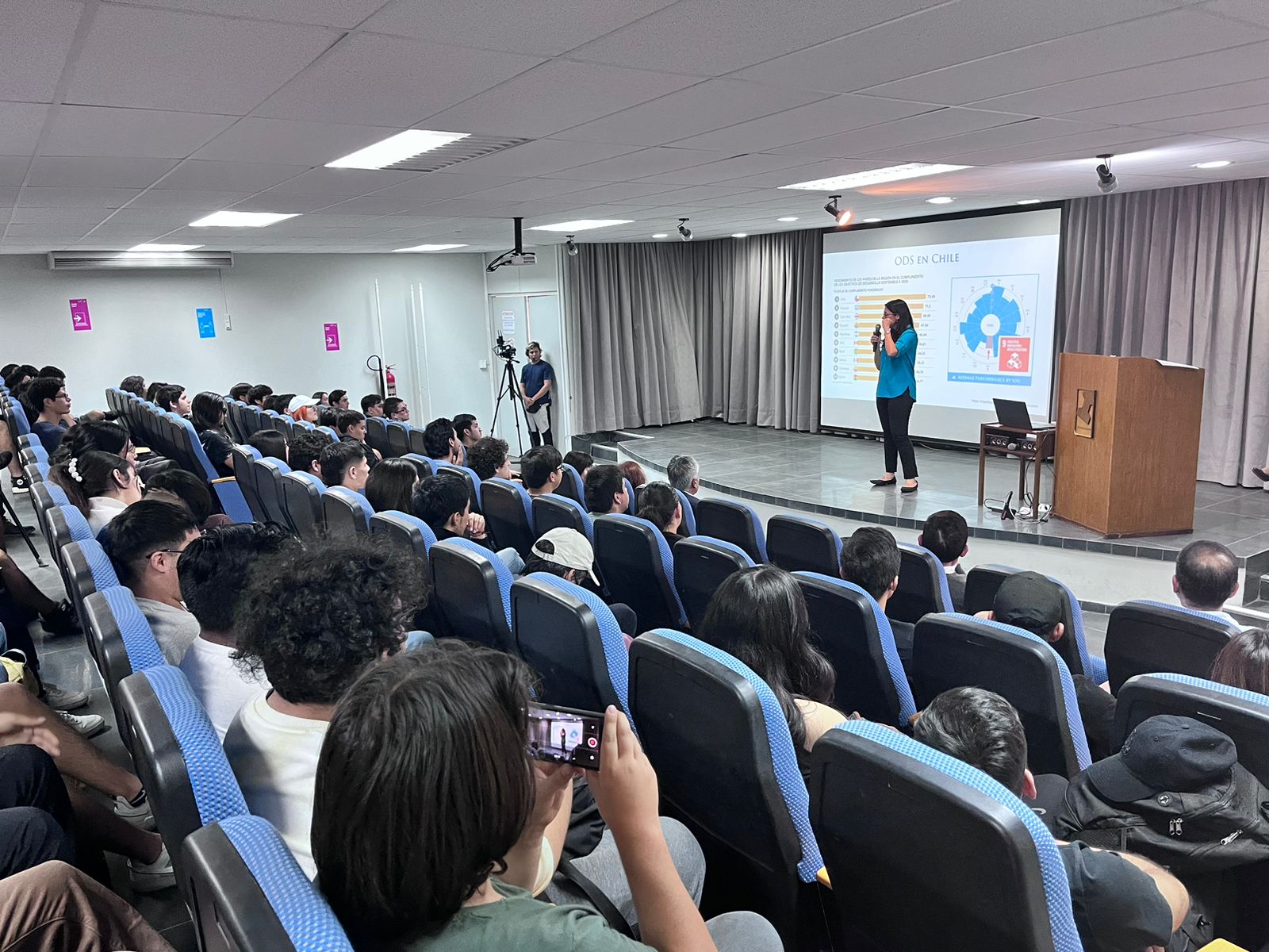 Compromiso minero junto a la Universidad de Antofagasta realizaron charla magistral por la semana de la innovación