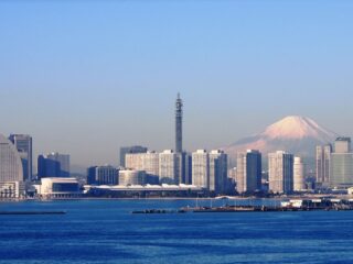 Japón financiará el 50% de proyectos de litio y minerales críticos para impulsar autos eléctricos