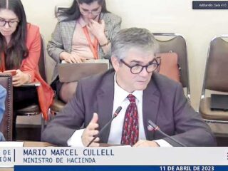 Impuestos verdes: ministro de Hacienda anticipa que proyecto considerará reembolso del tributo al diésel por reducción de emisiones