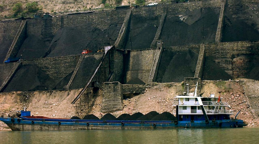 China detiene 32 minas de carbón en noroeste y suspende planes de expansión