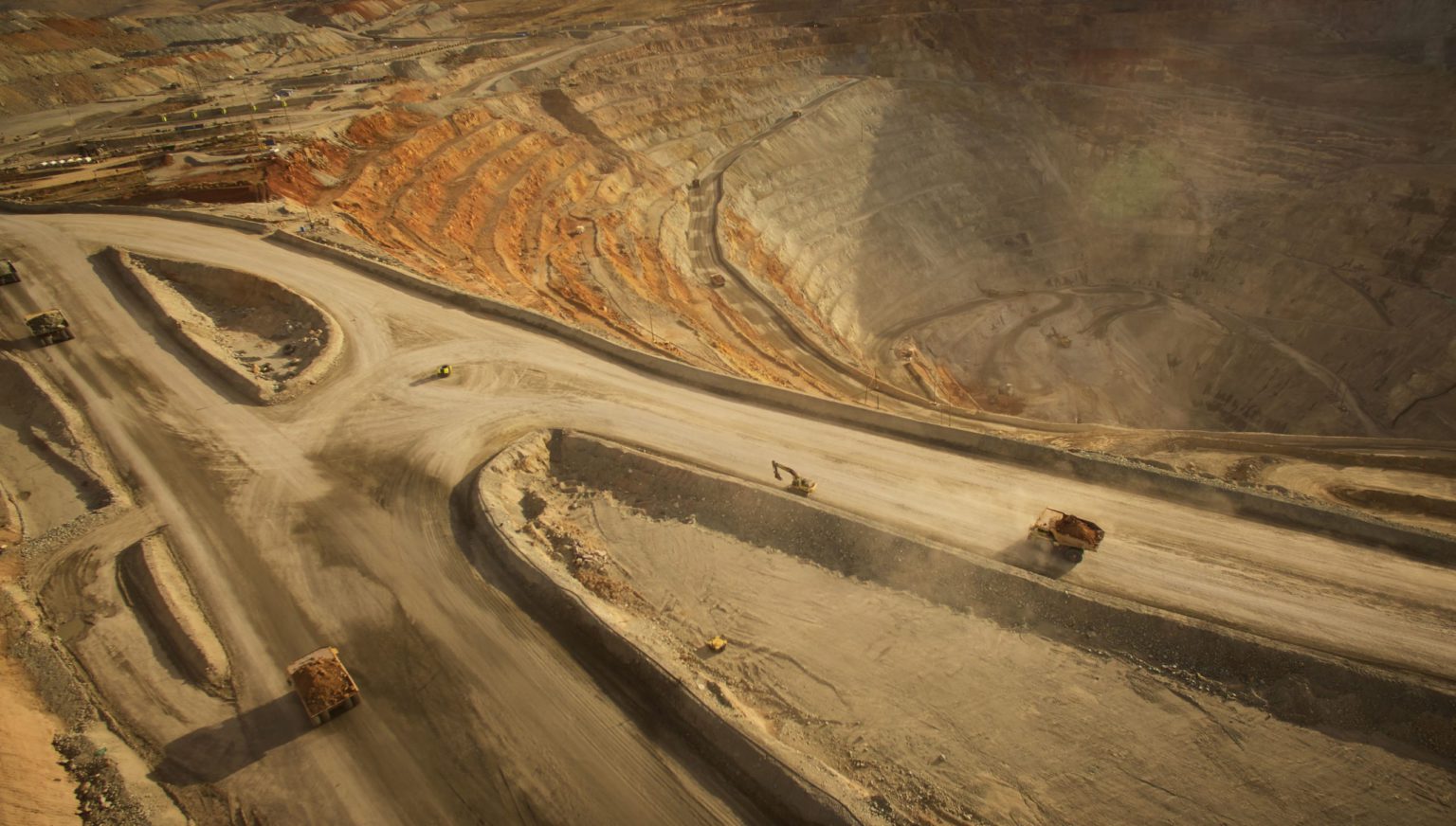 Glencore planea inversión de $1.500 millones para expandir mina de cobre Antapaccay en Perú