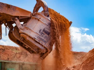 Lindian Resources firma acuerdo de suministro de bauxita con C&D Logistics