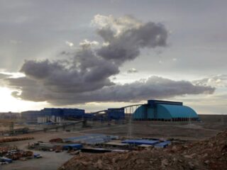 Mongolia suministrará metales críticos a Francia, dice Macron