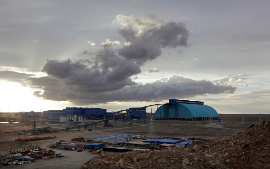Mongolia suministrará metales críticos a Francia, dice Macron