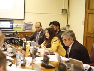 Hacienda mejora proyección de PIB para 2023 desde una caída a leve crecimiento y detalla fórmula para los ingresos del litio