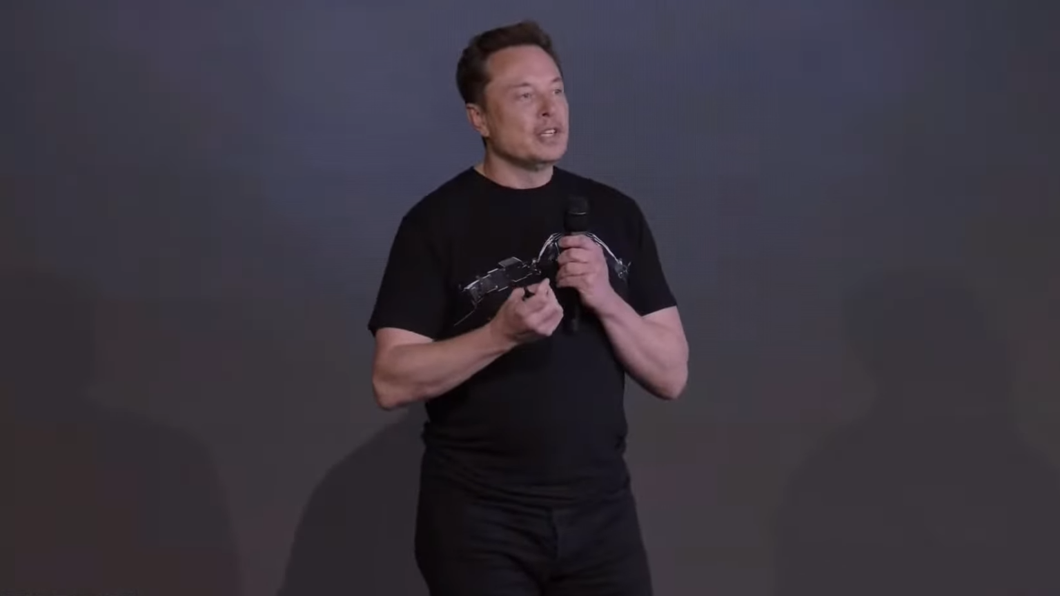 El nuevo sistema de bajo voltaje de Tesla es un "gran problema" para el cobre, dice Musk