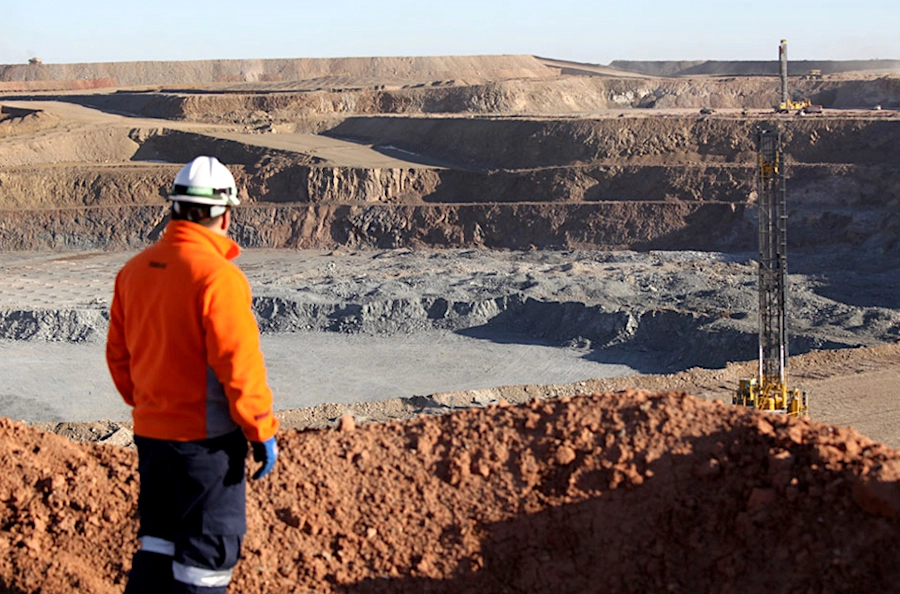 Minera lanza advertencia de "gran crisis" para el suministro mundial