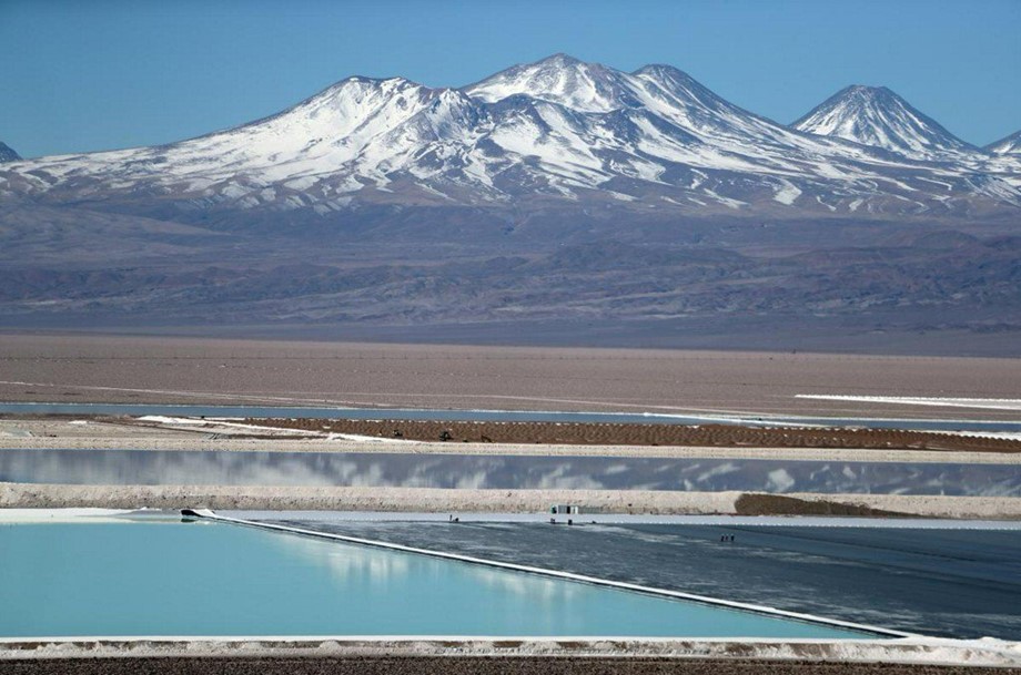 Albemarle apunta a expandir mina de litio en Chile en 2028 con nueva tecnología