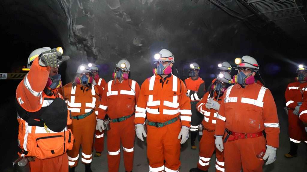 Trabajadores recibieron visita de sus familiares al interior de la mina El Teniente
