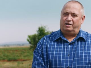 El CEO de Sibanye espera que la producción de platino de Sudáfrica se recupere en 2024