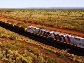 Rio Tinto reanuda transporte de mineral en vía férrea tras descarrilamiento