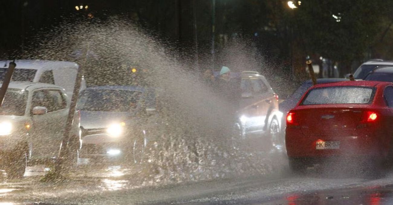 Alerta meteorológica en la Región Metropolitana: ¿Hasta cuándo llueve?