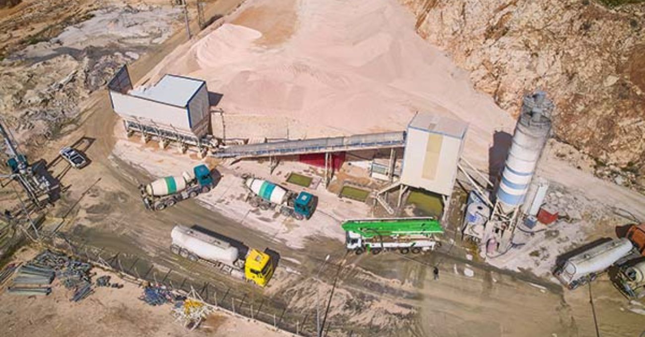 Clasificadoras mantienen puntuación estable de cementeras, pero prevén problemas de despachos y liquidez para este año