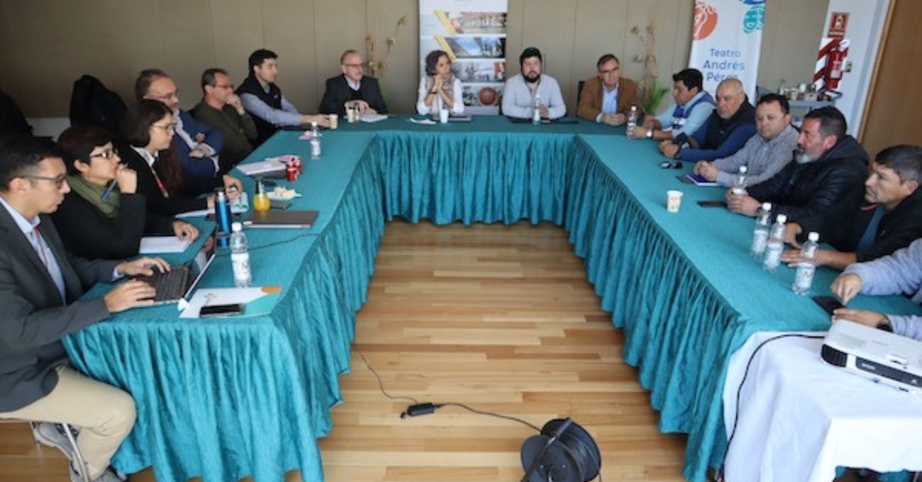 Codelco, Techint E&C, Aguas Horizonte y Municipalidad realizaron encuentros para promover participación de proveedores locales