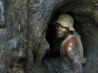África paga caro la transición energética a costa del cobalto, litio y níquel