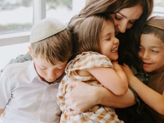 6 Bonos para Madres: Estos son los beneficios para madres en el mes de Junio
