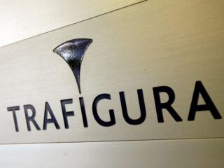 Empresa propiedad de magnates Reuben Brothers demanda a Trafigura por fraude de níquel