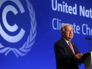 La receta del jefe de la ONU para evitar un desastre climático: reforzar las energías renovables y reducir la inversión en carbón, petróleo y gas
