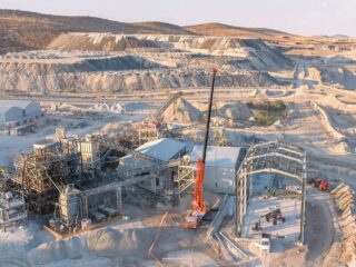 Andrada Mining asegura inversión de $10 millones y pone en marcha planta de litio