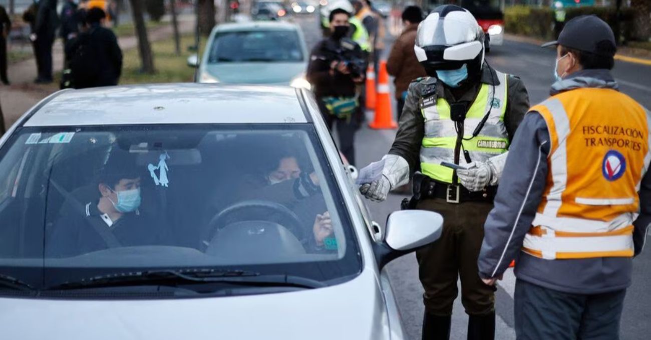Restricción vehicular, jueves 27 de julio: autos y motos que no pueden circular en Santiago