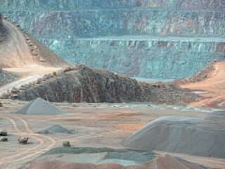 Acuerdo de metales saudíes pone a prueba las nuevas reglas de inversión extranjera en Canadá