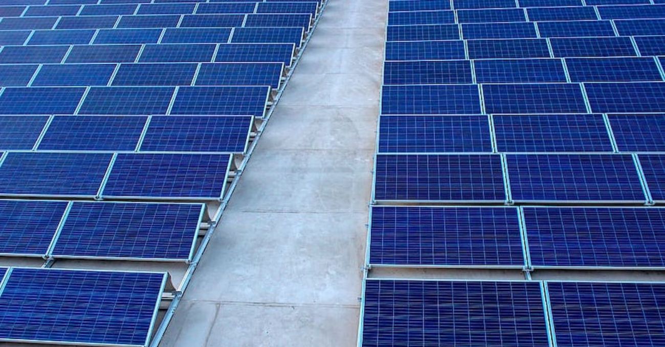 Una situación de acaparamiento: almacenes europeos que almacenan paneles solares por valor de 7.000 millones de euros
