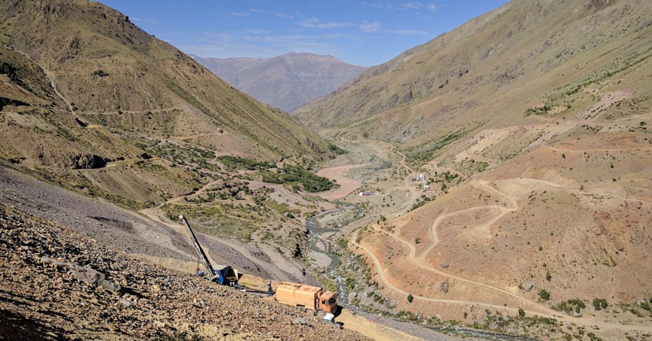 Los Andes Copper anuncia firma de contrato de regalías con Ecora Resources PLC por US$20.000.000