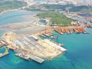 Indonesia, corazón del níquel, quiere ser un eslabón más ecológico en la cadena de los vehículos eléctricos