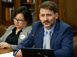 Pardow ofrece disculpa por no informar investigación contra Ministerio de Energía: "Entiendo la frustración en los senadores"