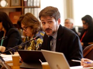 Gobierno estudia “mecanismos focalizados de protección tarifaria” para enfrentar próximas alzas en cuentas de la luz