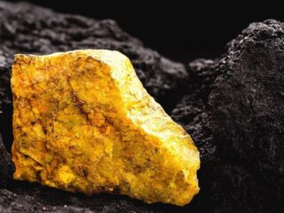 Despliegue Estratégico en el Mundo del Uranio: Un Giro Judicial Beneficia a Premier American Uranium