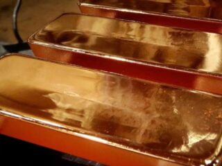 El Ocaso Dorado: ¿Está perdiendo el Oro su brillo como refugio seguro?