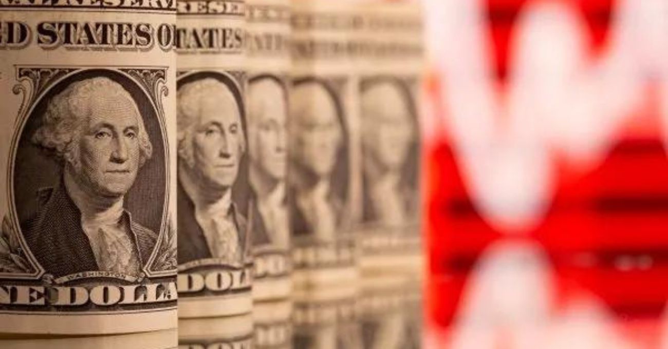 Dólar sube con fuerza y cruza los $850 por turbulencia tras recorte en calificación de EEUU y fortaleza de mercado laboral