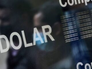 Dólar extiende su avance a la espera de dato de inflación