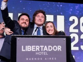 Peso argentino cae con fuerza tras sorpresivo triunfo de Javier Milei en las primarias