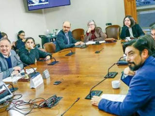 Caso Convenios: Comisión Investigadora planea enviar formularios con preguntas a Boric y a Piñera
