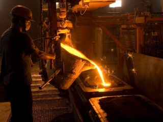 El precio del cobre sufre una baja semanal debido a preocupaciones en China