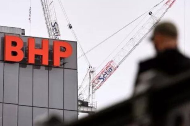 Ganancias anuales de BHP caen 37% a medida que disminuye la demanda de metales desde China