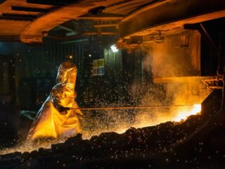 El deslumbrante futuro del níquel se atenúa para los grandes mineros