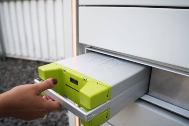 Desarrollan batería de sal marina que tiene cuatro veces más capacidad que la de litio, un hito para la energía renovable