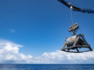 En la carrera por explotar el lecho marino, China adopta una línea dura