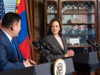 EE.UU. estudia "formas creativas" para ayudar a Mongolia a exportar tierras raras