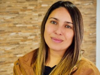 Mujeres en minera Los Pelambres: la salamanquina que con 31 años instruye a nuevos operadores de camiones