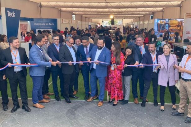 Seremi de Minería y Asociación de Industriales inauguran CIMIT 2023 y Feria Laboral