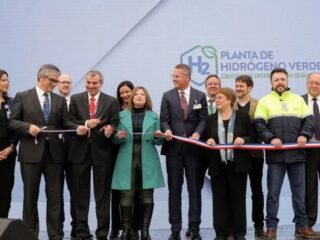 Walmart inaugura la primera planta de hidrógeno verde de uso industrial en Chile