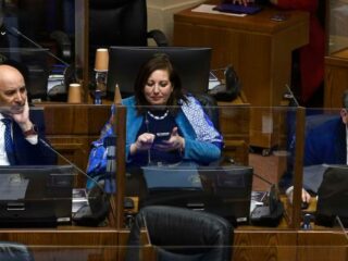 Crisis sin control: el crudo diagnóstico de los senadores PS y PPD por el momento político de La Moneda