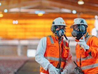 Antofagasta Minerals busca trabajadores para sus faenas en el Norte de Chile