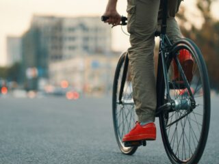 ¿Cuáles son los beneficios de andar en bicicleta?