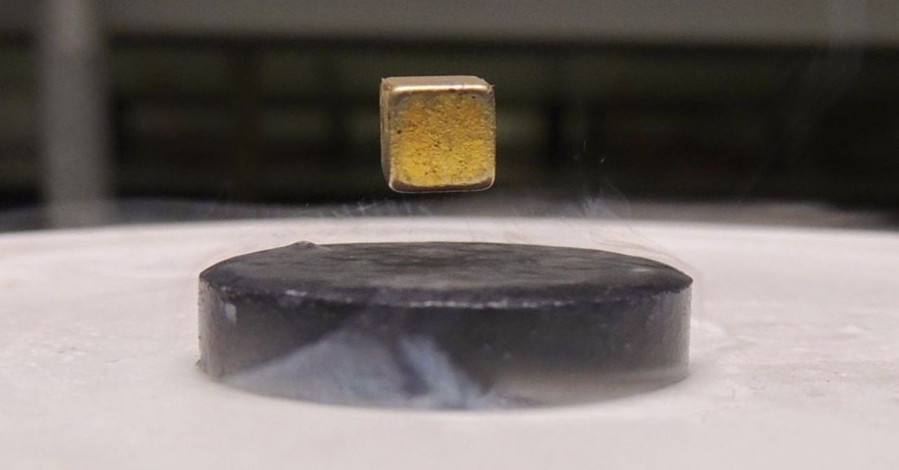 Material superconductor revoluciona a comunidad científica, pero expertos urgen precaución